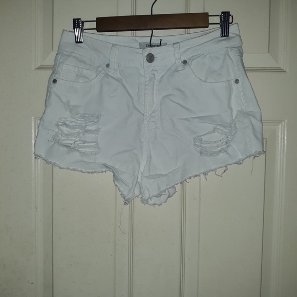 Refuge distressed shorts size 8 - Picture 1 of 7